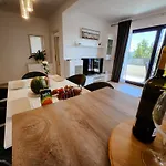 Penthouse View トゥラニ