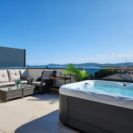 Apartment Penthouse View Turanj